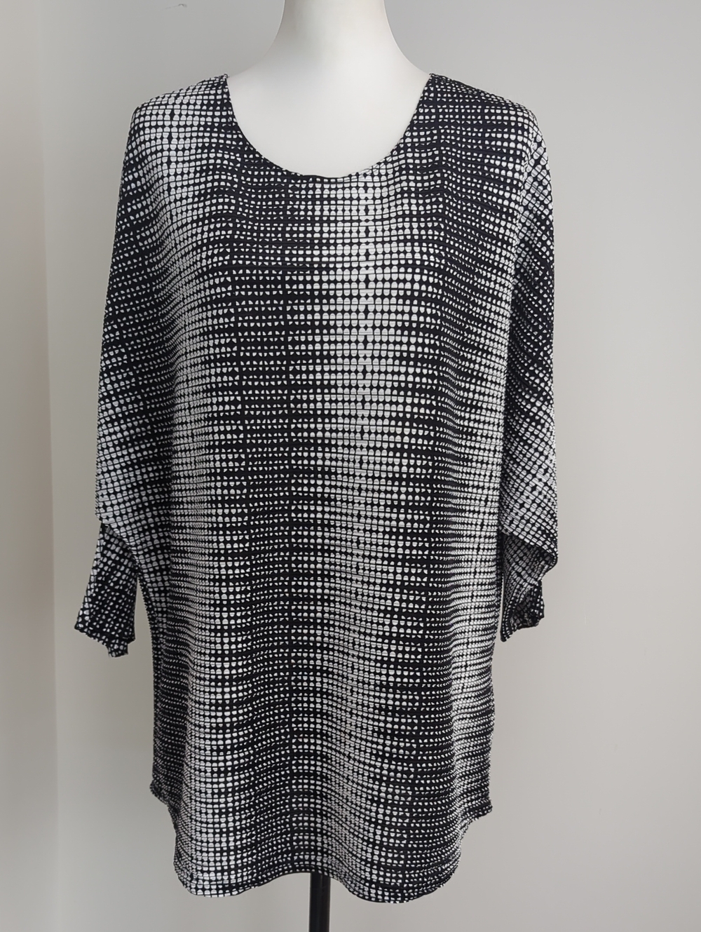 Alfani Plus Size Black & White Optical Grid Scoop Neck Dolman Tunic 0X